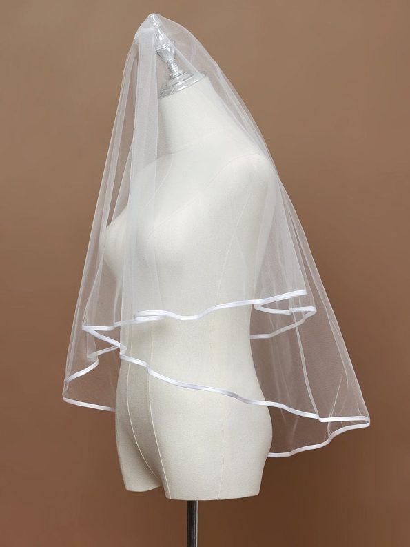 Simple Double-Layered Wedding Veil with Scalloped Edge - Cream