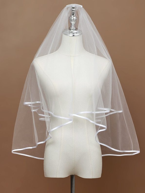 Simple Double-Layered Wedding Veil with Scalloped Edge - Cream