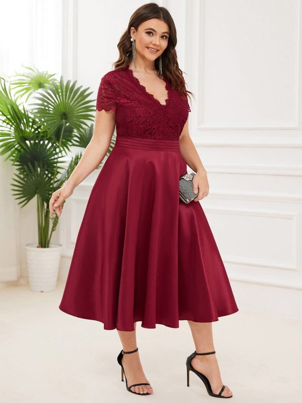 Plus Size V-neck Lace Bodice A-line Cocktail Dress with Pockets - Burgundy