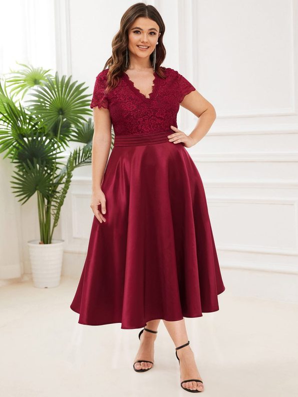 Plus Size V-neck Lace Bodice A-line Cocktail Dress with Pockets - Burgundy