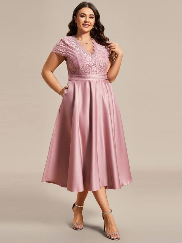 Plus Size V-neck Lace Bodice A-line Cocktail Dress with Pockets - Purple Orchid