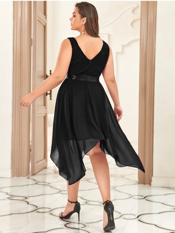 Plus Size Stunning V Neck Prom Lace Dress for Women - Black