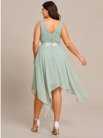 Plus Size Stunning V Neck Prom Lace Dress for Women - Mint Green