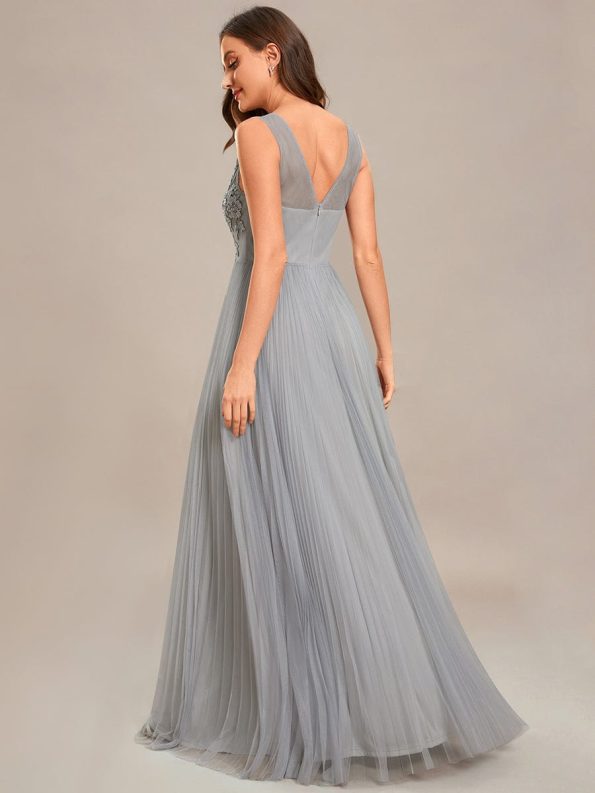 Exquisite Applique Embroidery Bodice Sleeveless A-Line Tulle Evening Dress - Grey