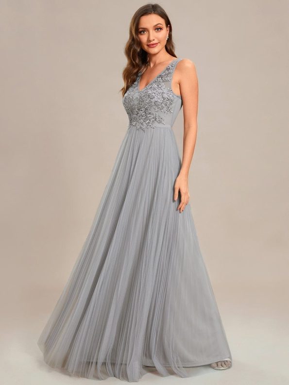 Exquisite Applique Embroidery Bodice Sleeveless A-Line Tulle Evening Dress - Grey